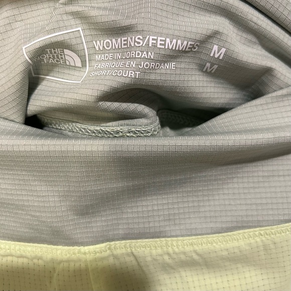 The North Face Summer LT 2.5" Shorts Women’s Medium Astro Lime Mist NWT - Picture 5 of 5